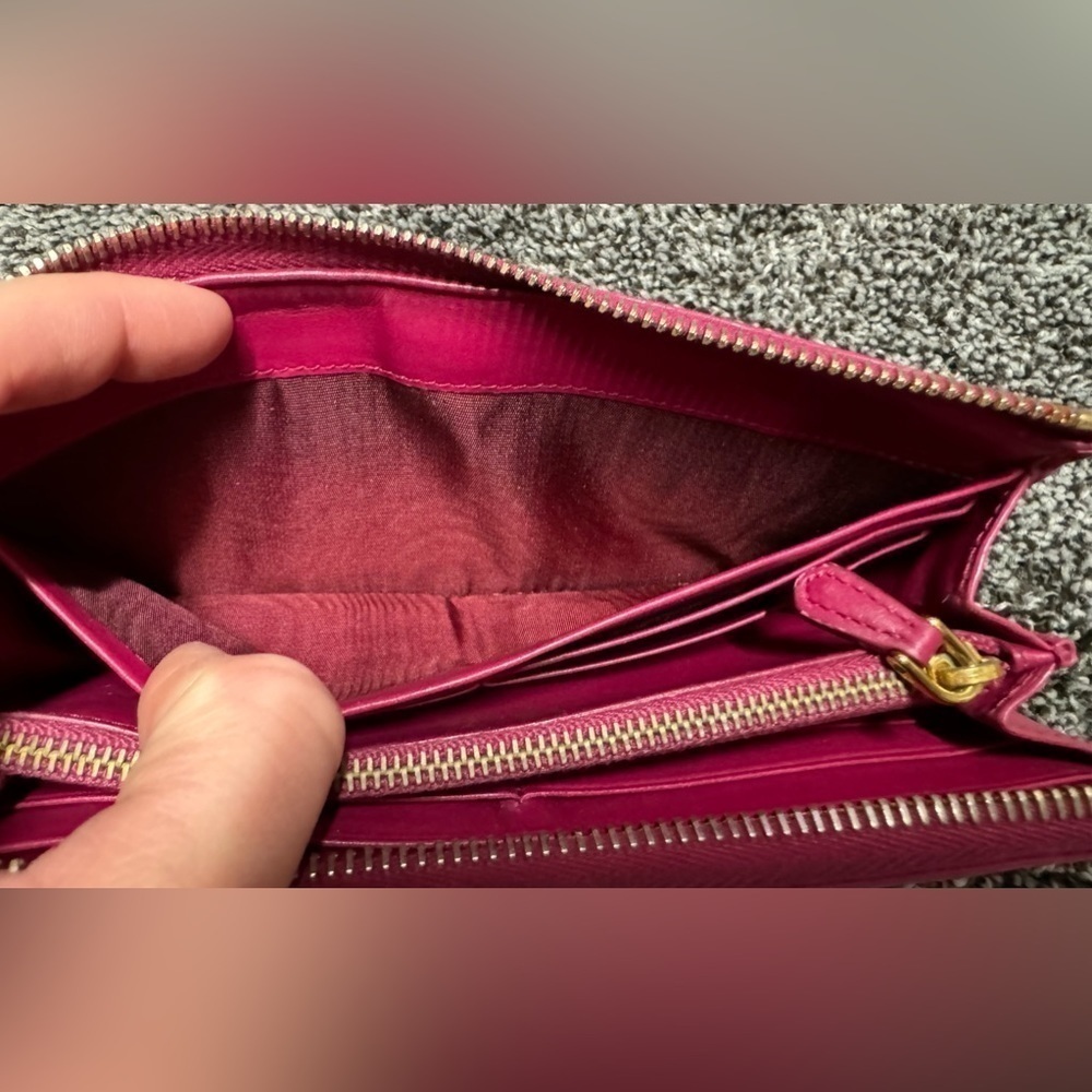 Prada wallet - Picture 9 of 16